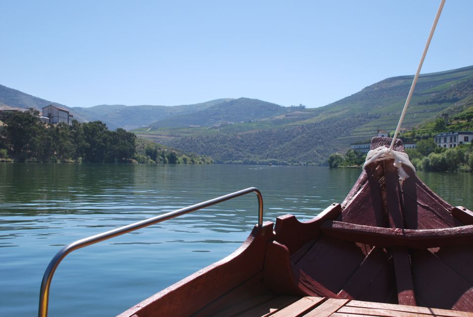 Pinhão: Rabelo Boat 1-Hour Tour - Experience Highlights