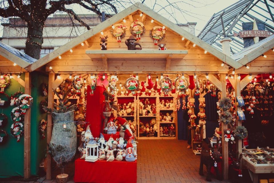 Portland's Holiday Magic – Christmas Tour - Crafty Wonderland Exploration