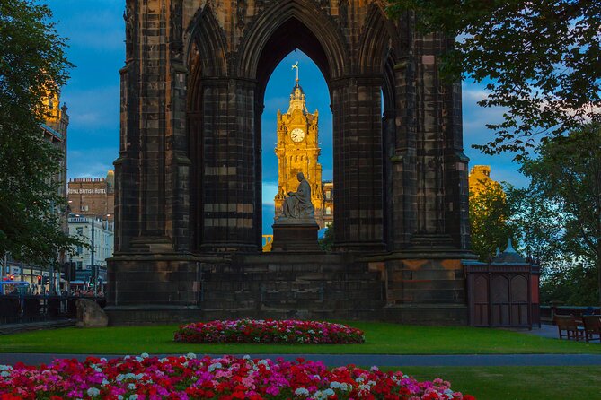 Private Photography & History Tour of Edinburgh With a Local - Discover Iconic Landmarks and Hidden Gems