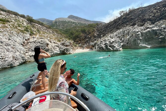 Private Speedboat For The Grand Tour Of National Park & Grama Bay - Meeting and Pickup