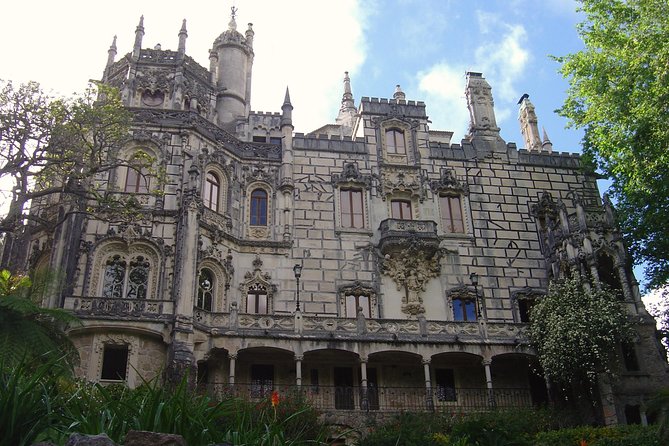 Quinta Da Regaleira and Sintra Visit Half Day Private Tour - Inclusions and Pickup