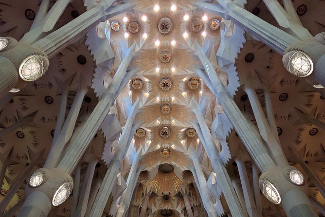 Sagrada Familia Skip-The-Line Private Tour With Guide - Architectural Design by Antoni Gaudí