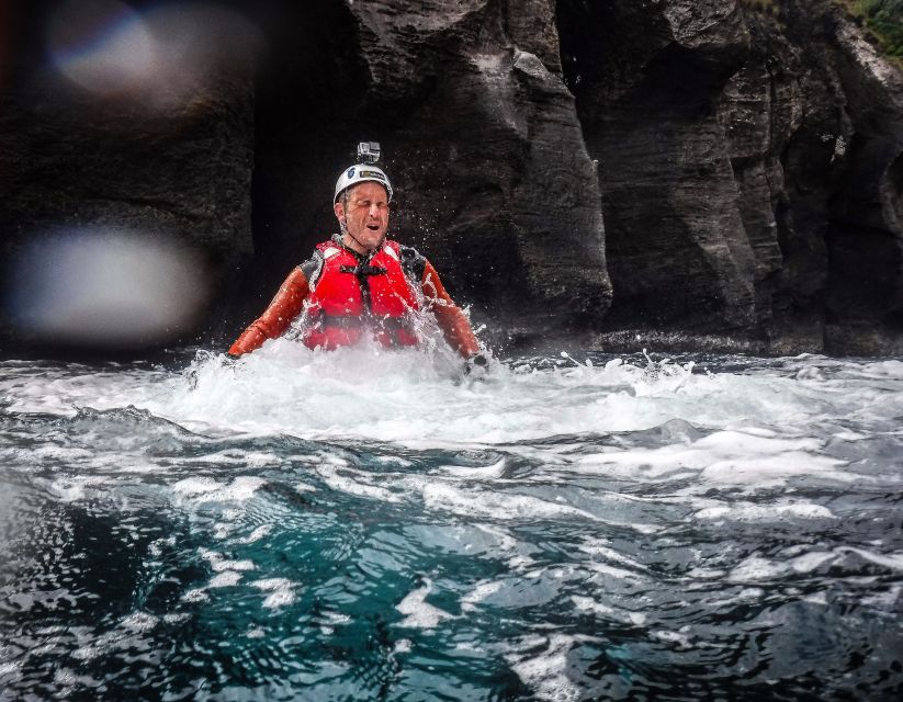 São Miguel: Coasteering Experience in Caloura - Exploring the Islands Coastlines