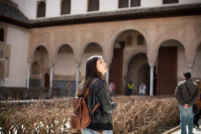 Skip-the-Line: Alhambra Tour and Granada Hammam - Alhambra Palaces and Fortresses