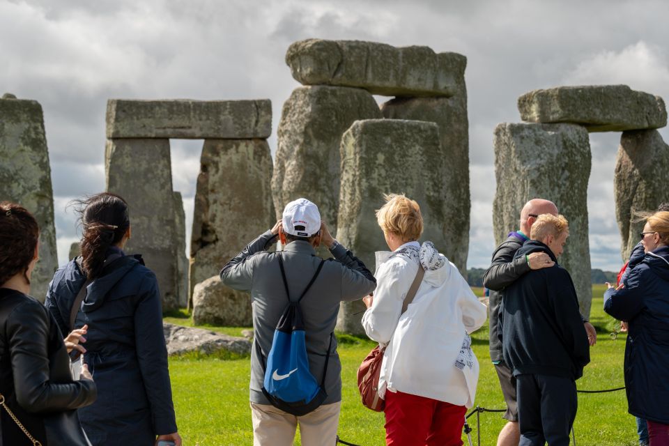 Southampton: Cruise Transfer to London via Stonehenge - Inclusions