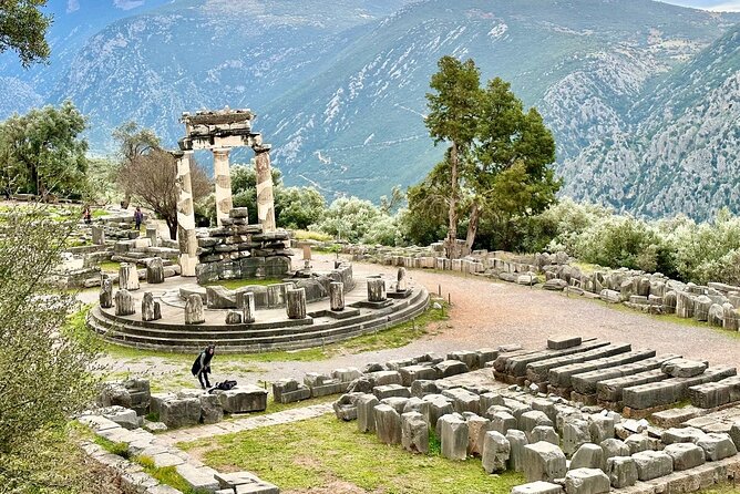 Thermopylae & Delphi Full Day Private Tour Visit Arachova 8 H - Included Services