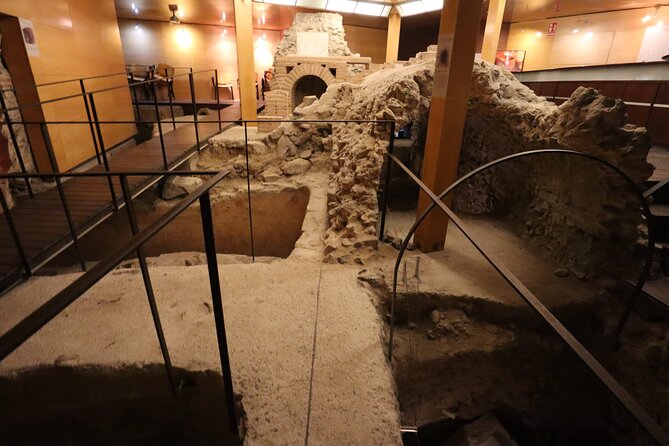 Underground Toledo Private Walking Tour With Official Local Guide - Meeting and Pickup