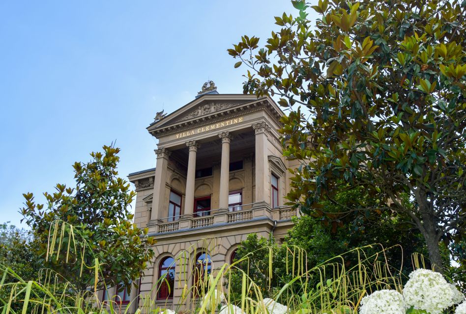 Wiesbaden: Humorous Stories and History - Varied and Amusing Highlights