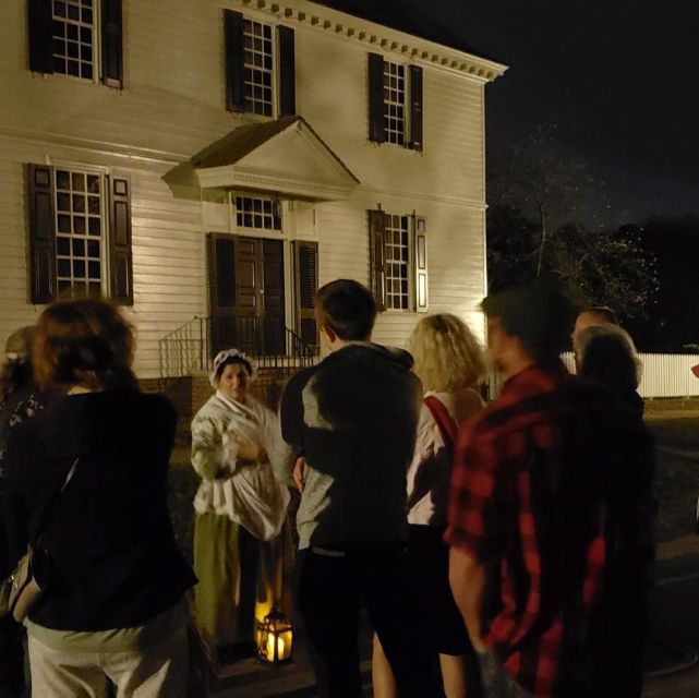 Williamsburg: Haunted Ghosts, Witches, and Pirates Tour - Tour Experience