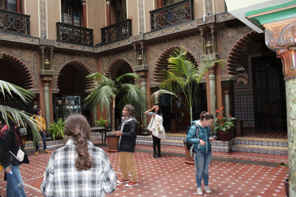 African History and Heritage Walking Tour in Lisbon - Neighborhoods and Integration