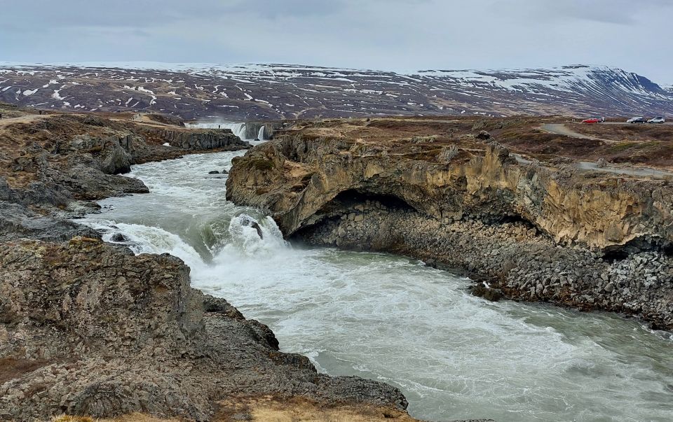 Akureyri: Goðafoss, Laufas & The Christmas House Tour - The Majestic Goðafoss Waterfall