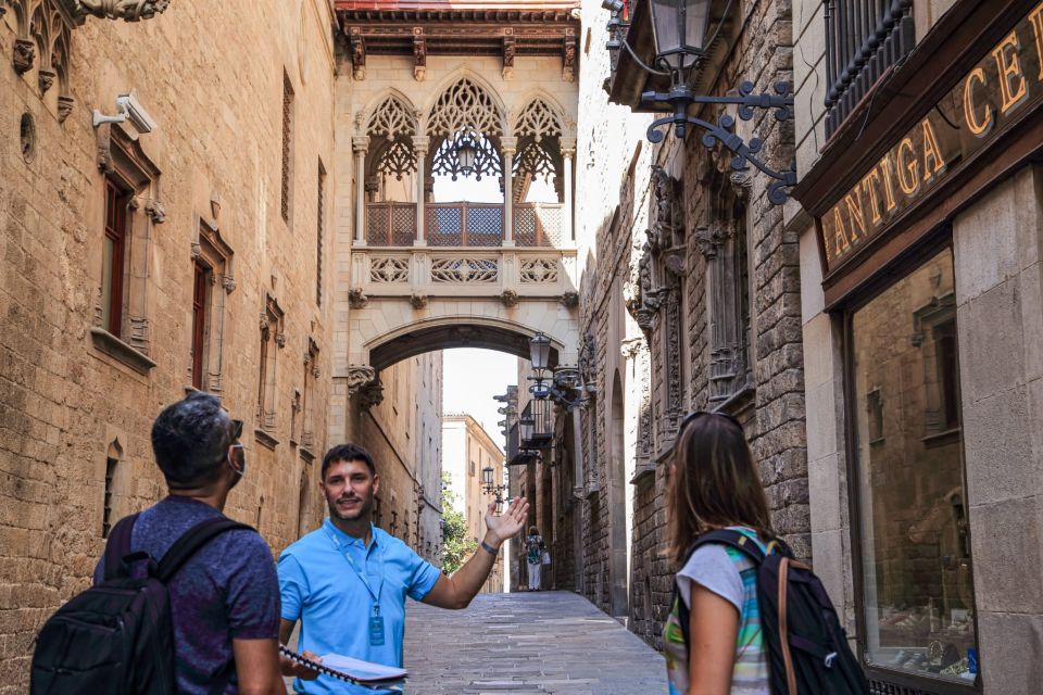 Barcelona: Gothic Quarter Guided Tour With Flamenco & Tapas - Flamenco Show Experience