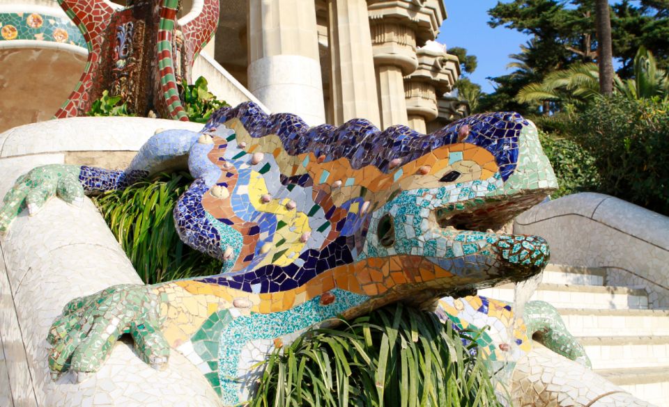 Barcelona: Guell Park Small-Group Tour & Dragon Stairway - Guided Tour Highlights