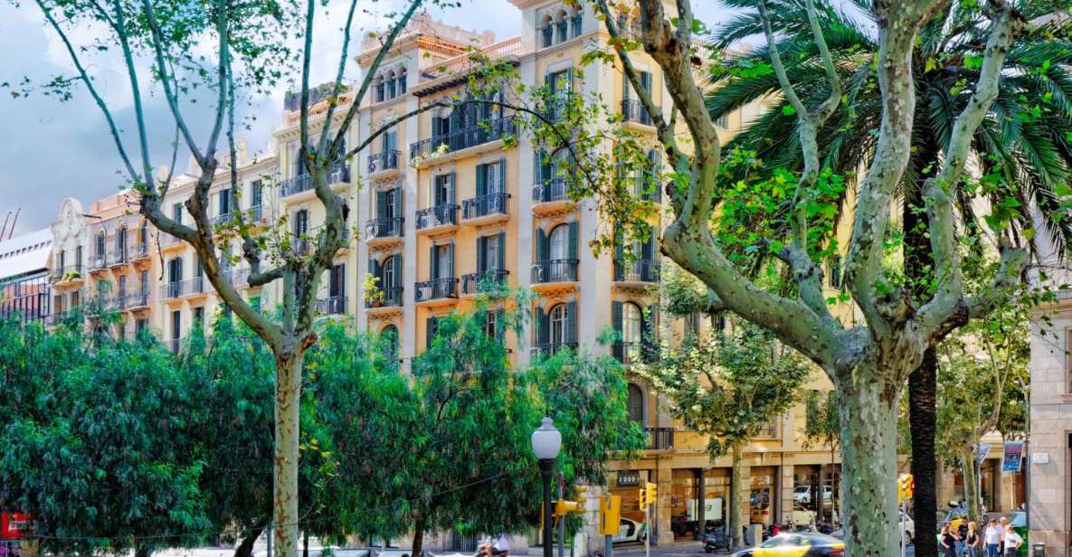 Barcelona: Insta-Perfect Walk With a Local - Highlights of the Walk