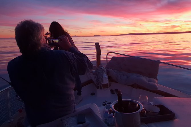 Boat Trip at Sunset + Bottle of Cava + Seafood Tapa - Pickup and Dropoff