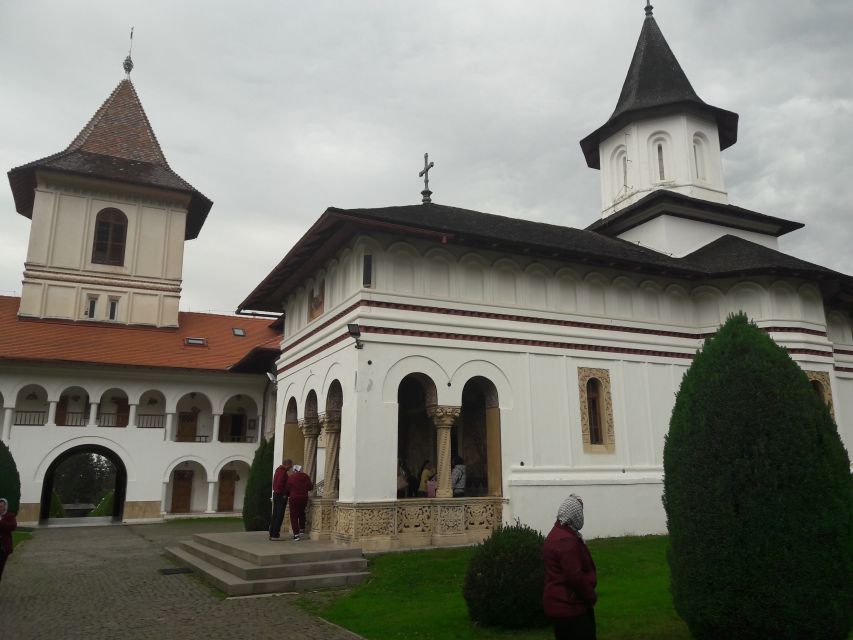 Brașov: Transfăgărășan Highway - Bâlea Lake - Carta Monastery - Destination Details