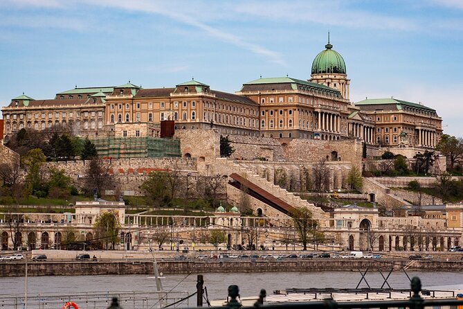 Budapest: Happy Hour Sightseeing Cruise - Accessibility and Participation