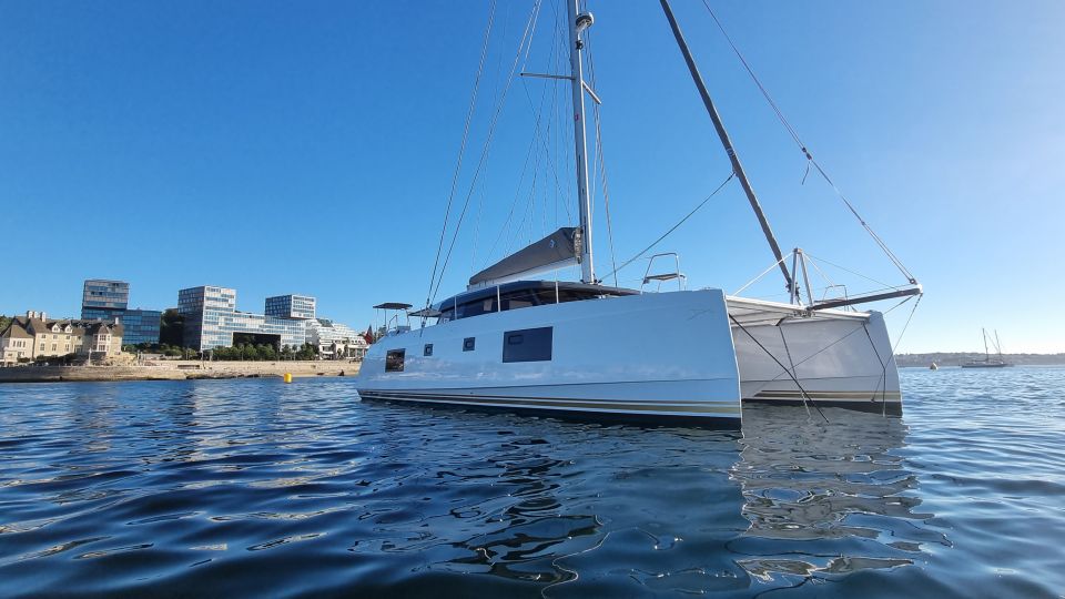 Cascais:Luxury Private Sailing Catamaran Cruise With a Drink - Inclusions and Amenities