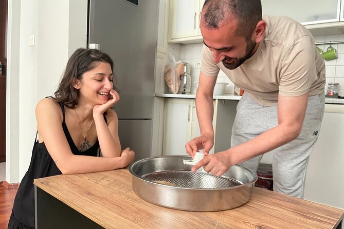 Çiğ Köfte Cooking Class/Night With Traditional Music at Home - Class Size and Accessibility