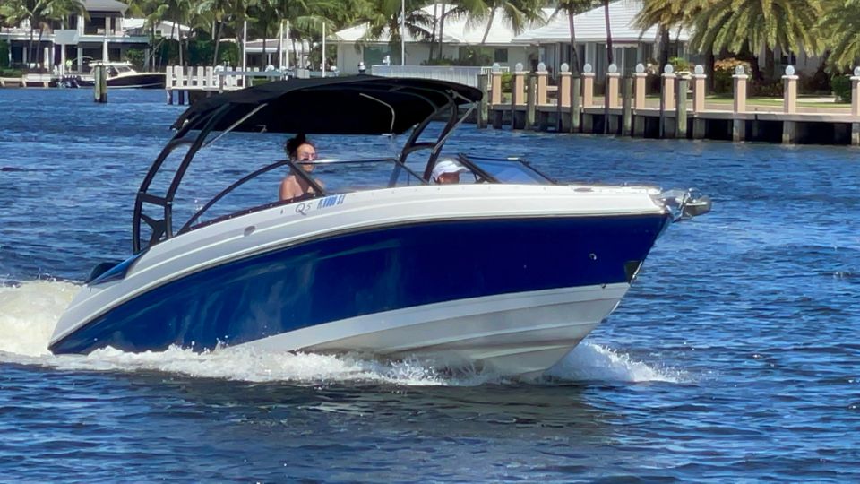 Fort Lauderdale: 11 People Private Boat Rental - Boat Features and Amenities