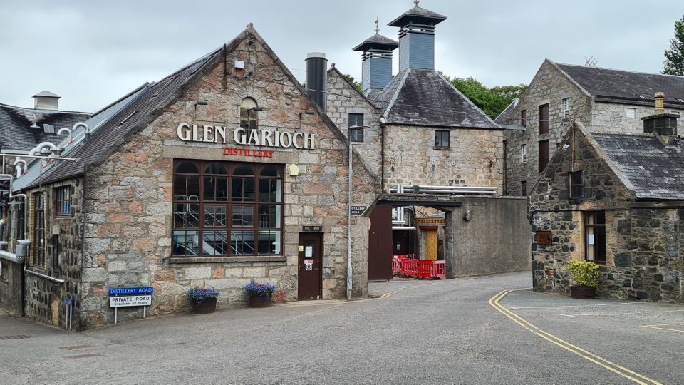 From Aberdeen: Castles, Whisky and Food Tasting Tour - East Aquhorthies Stone Circle