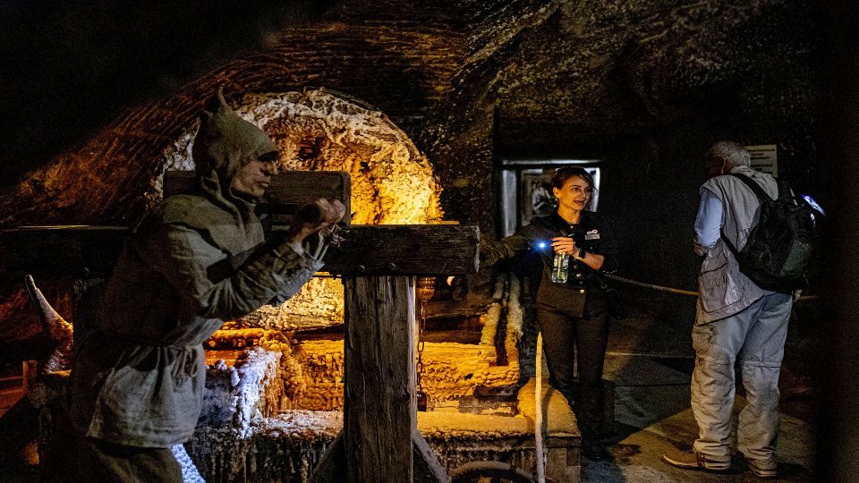 From Krakow: Wieliczka Salt Mine Guided Tour - Highlights and Experience