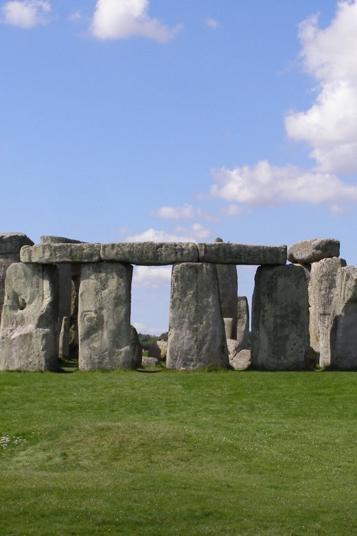 From Southampton: Stonehenge and Bath Guided Day Trip - Visit the Historic Bath Abbey