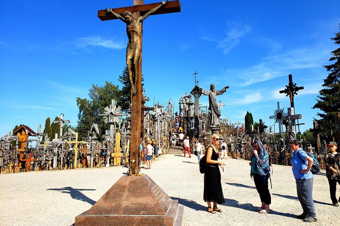 Hill of Crosses / 2 Countries in 1 Day - Meeting and Pickup