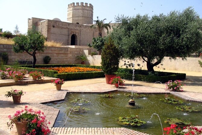 Jerez Walking Tour With Alcazar and Cathedral Entrance - Tour Duration and Group Size