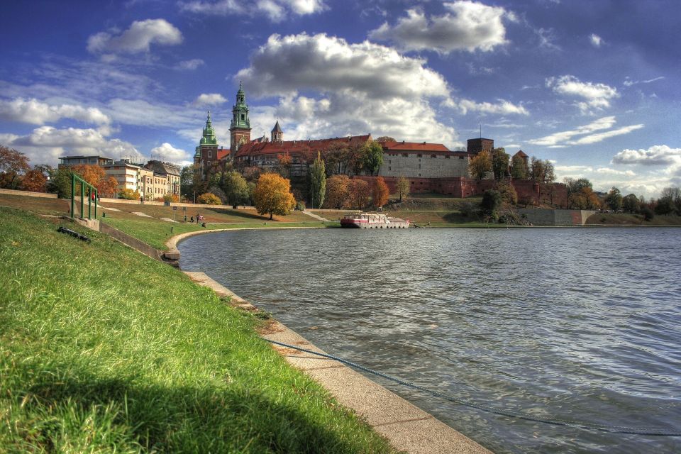 Krakow Old Town Highlights Private Walking Tour - Tour Experience