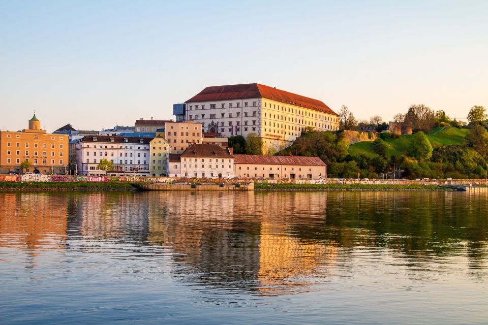 Linz: Private History Tour With a Linzer Cake Tasting - Tasting Experience