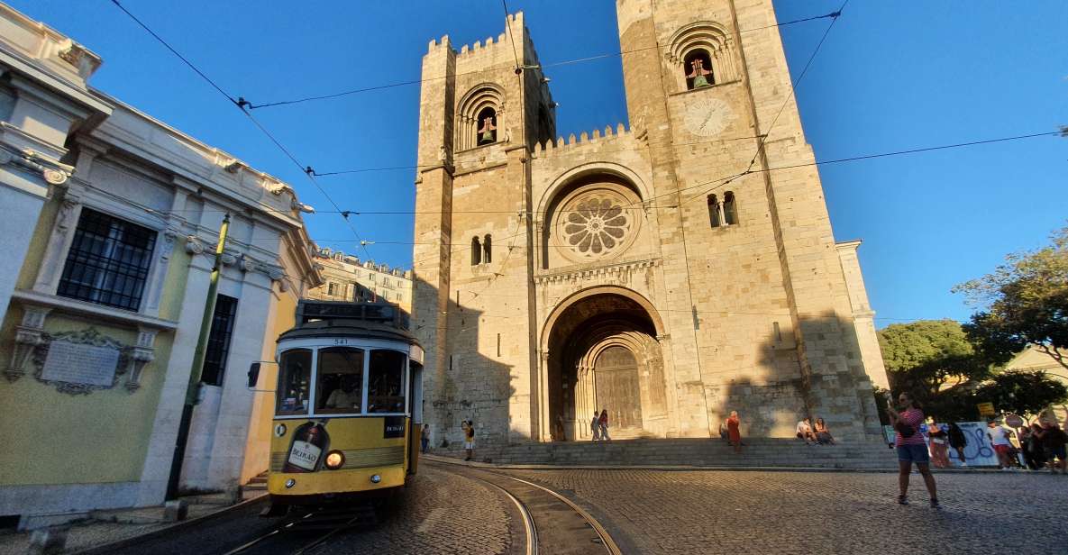 Lisboa: Old Town, New Town & Belem Full Day Tour - Chiado: Explore and Shop