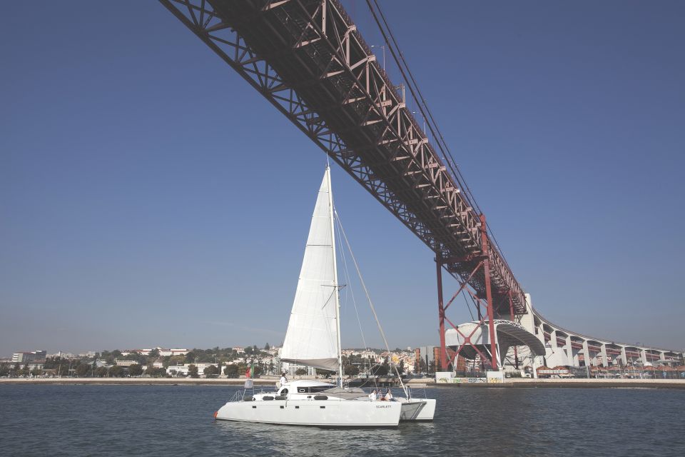 Lisbon 1H Private Tour by SAILBOAT / SAIL or POWER CATAMARAN - Sailing Catamaran for 16