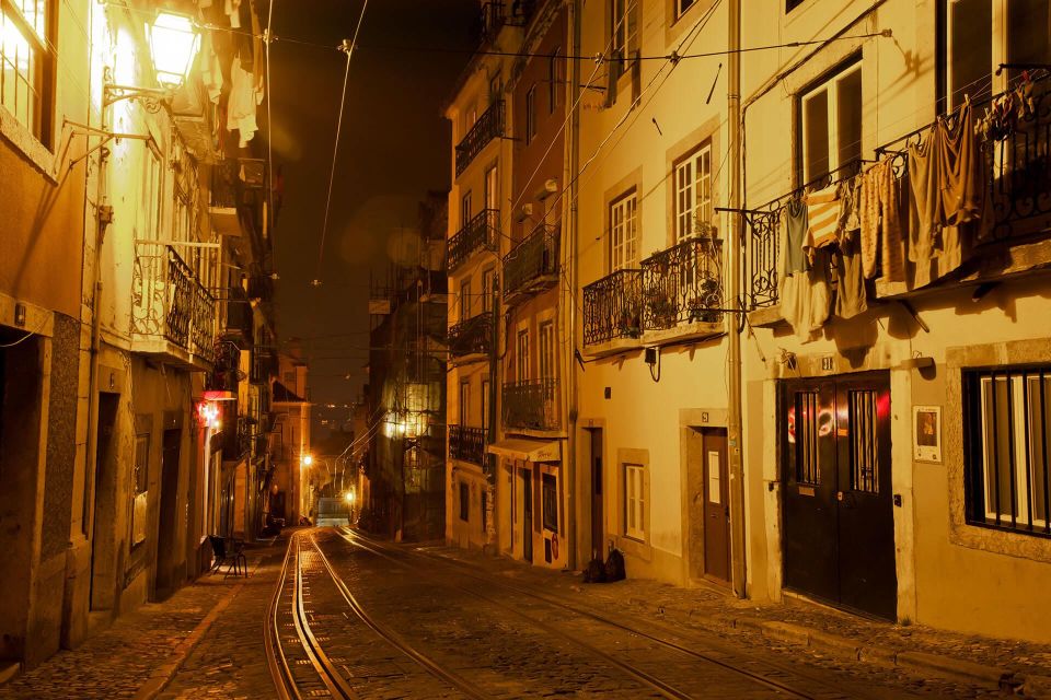 Lisbon: Fado Show With Dinner and City Tour - Experience Alfama Neighborhood at Night