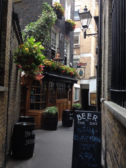 London: Private Tour Of Historic Pubs With A Friendly Guide - Curated Pub Itinerary