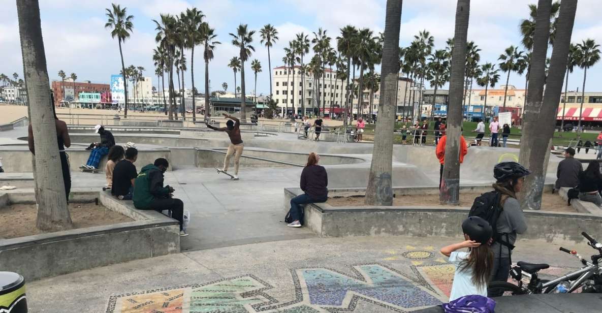 Los Angeles Outdoor Escape Game: Venice Boardwalk - Bustling Promenade: Entertainment, Culture, and Relaxation