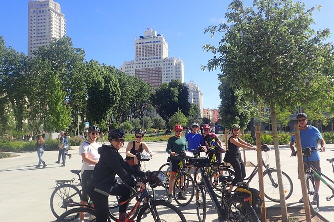 Madrid City Tour | Regular Bike | Reduced Groups - Meeting and Pickup