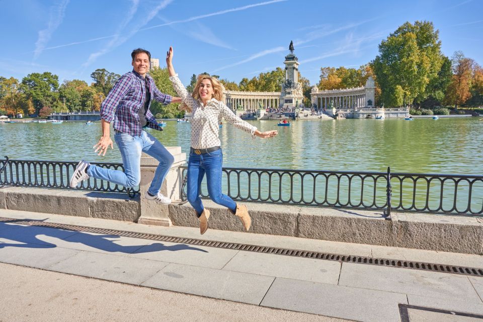 Madrid: Private Photoshoot at the Retiro Park - Photography Experience