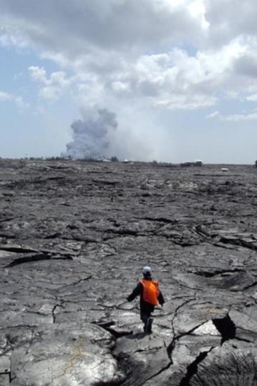 Maui to Big Island: Big Island Volcano Helicopter & Bus Tour - Languages and Group Size