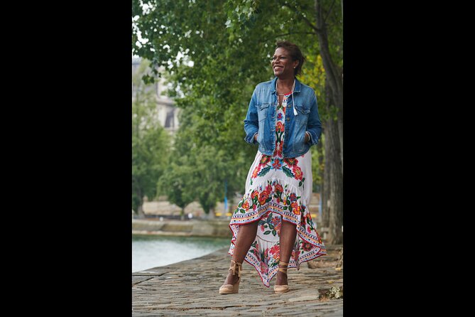 PARIS PHOTO - Joyful Stroll for a Private Professional Shoot - Meeting and Pickup Logistics