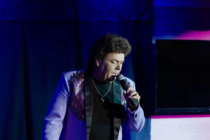 Pigeon Forge: Conway Twitty Tribute by Travis James Admission Ticket - Audience Engagement