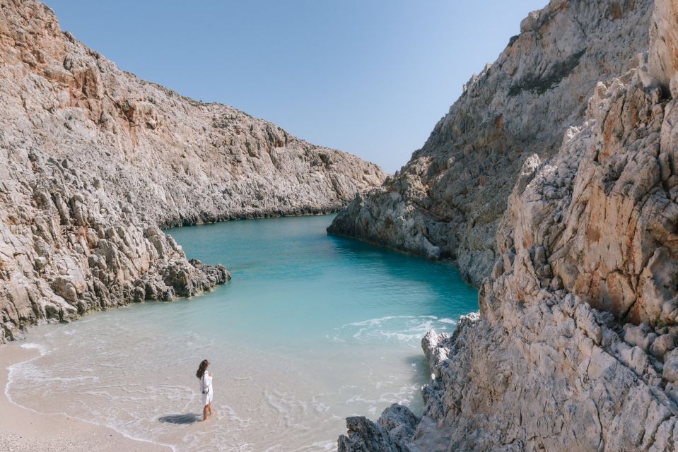 Powerboat Tour Stavros, Akrotiri, Marathi, Seitan Limania - Boat and Amenities