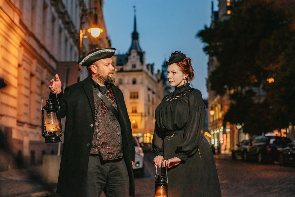 Prague: Ghosts and Legends Nighttime Guided Walking Tour - Tour Experience