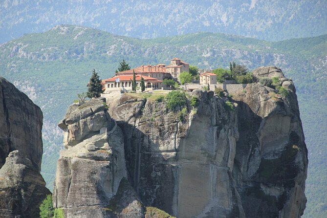 Private Tour to Monasteries of Meteora & Thermopylae From Athens - Accessibility and Transportation