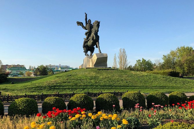 Return to the USSR - Excursion in Transnistria - Tiraspols Soviet Architectural Marvels