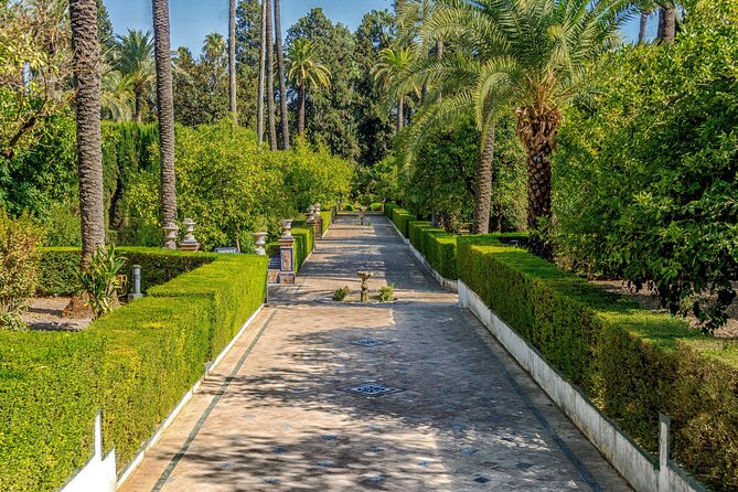 Secrets of Maria Luisa Park and Plaza De España Tour in English - Meeting Point and Directions