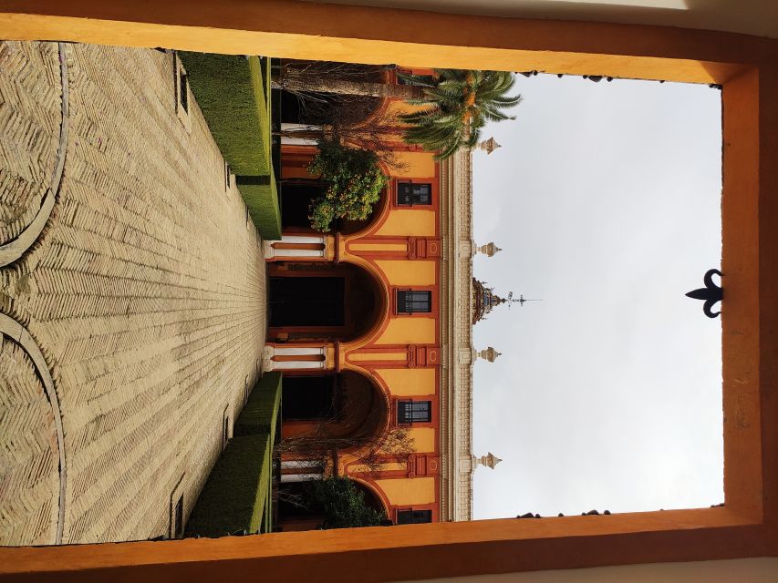 Seville: Alcázar Tour With Tickets Included - Languages and Group Options