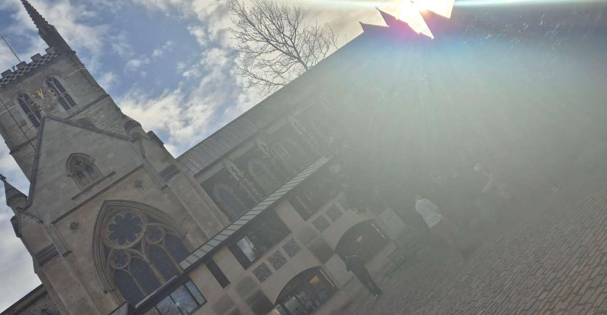 Southbank Walking Tour: The Globe & Southwark Cathedral - Shakespeares Globe Theatre Visit