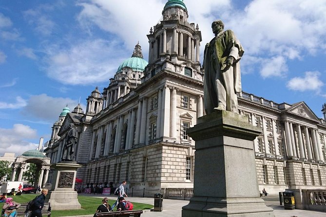 Spanish Belfast And Giants Causeway Tour - Informative Commentary From Spanish-Speaking Guide