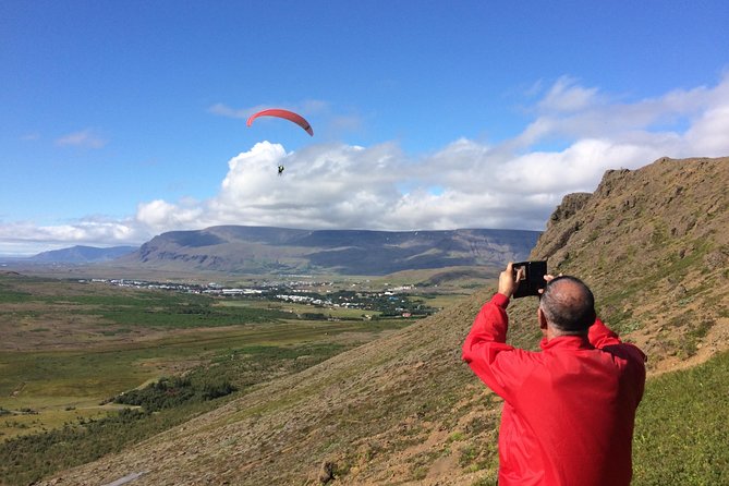 Tandem Paragliding Over the Rugged Lava Fields at Blue Mountains - Meeting Point and Pickup Options